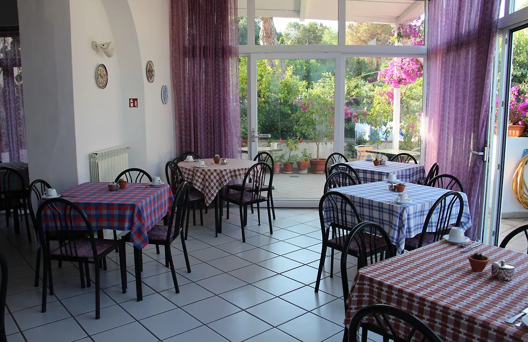 Hotel Villa Cecilia-1